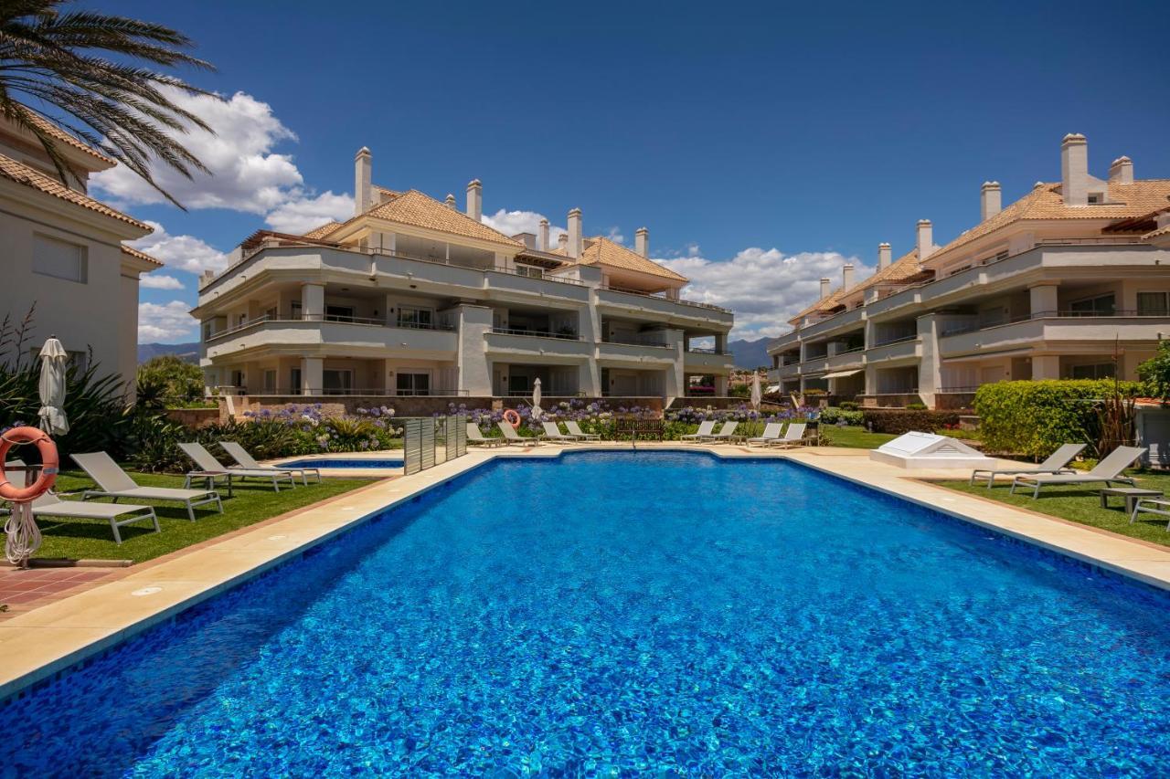 Appt 401-3-Bed-Heaven Beach-Paseo-All Year Heated Pool-Free Bikes Estepona Exterior foto